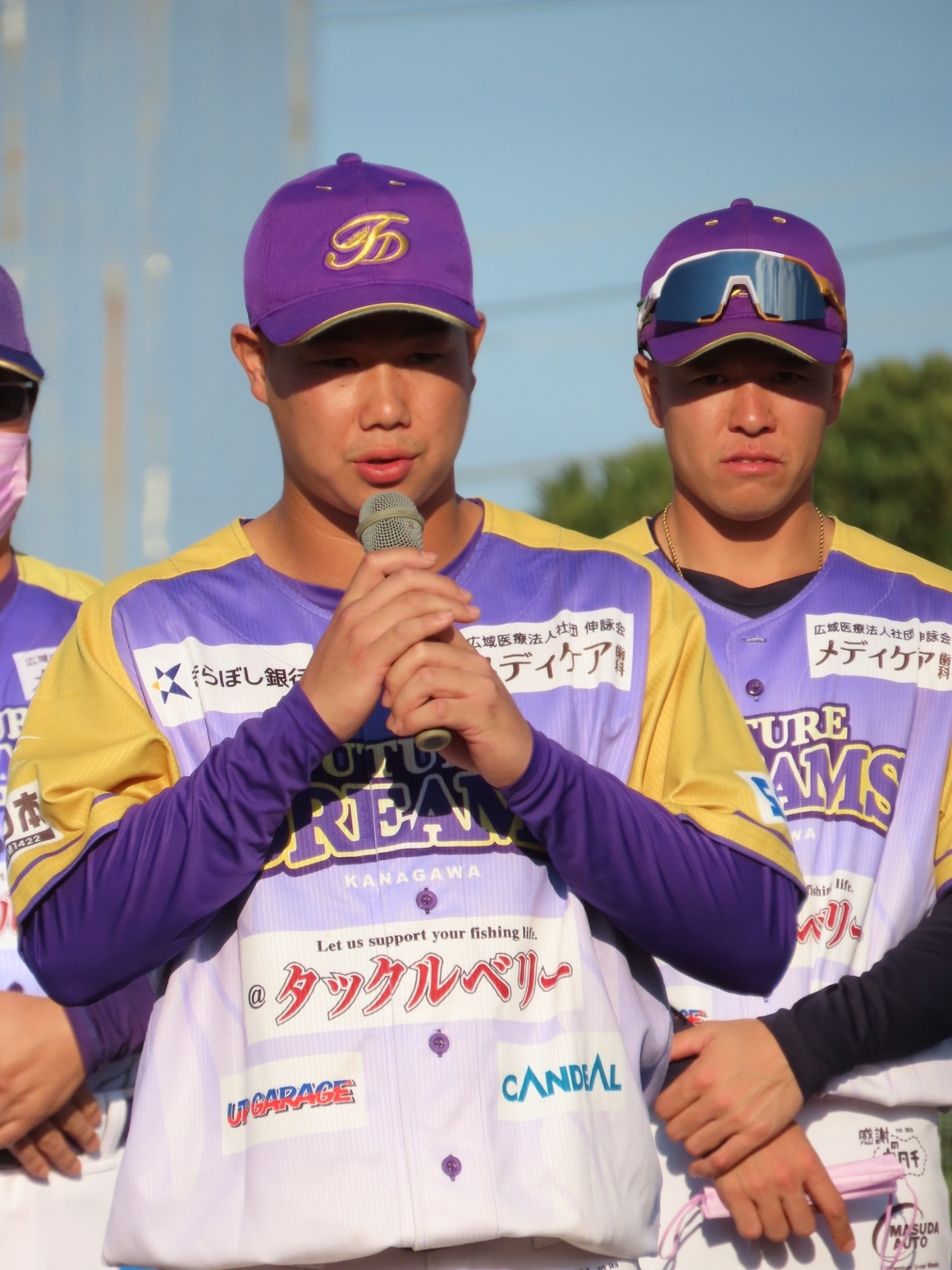 Thumb line album 221108 1 0