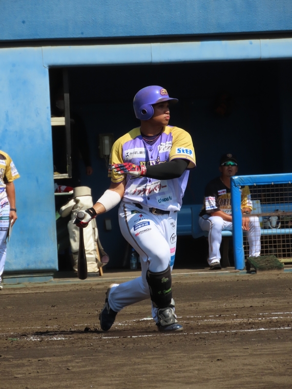 Thumb line album 221108 3