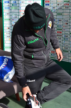 Thumb                    050