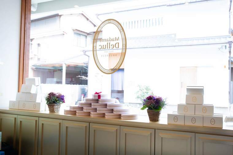 Thumb madame delluc showwindow min