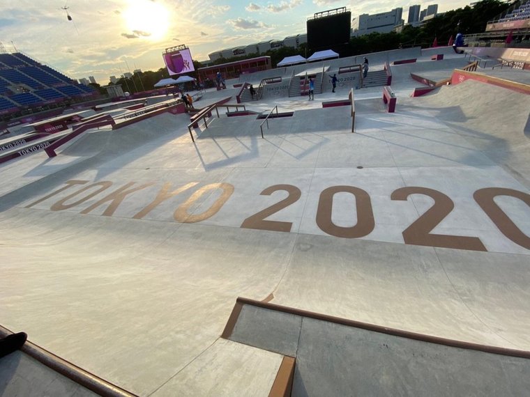 Thumb f2nizqbajpg medium